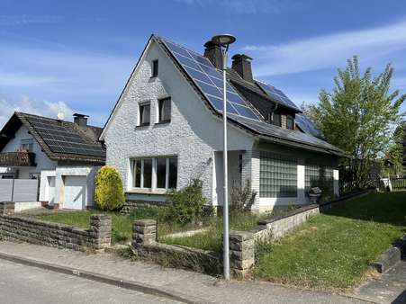 Außenansicht Außenansicht - Einfamilienhaus in 34414 Warburg / Rimbeck mit 125m² kaufen