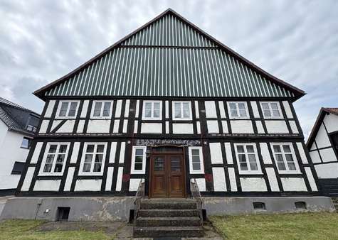 Frontansicht  - Haus in 37688 Beverungen / Amelunxen mit 230m² kaufen