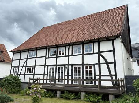 Seitenansicht - Haus in 37688 Beverungen / Amelunxen mit 230m² kaufen