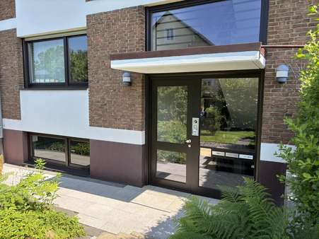 Eingang Eingang - Dachgeschosswohnung in 32760 Detmold / Remmighausen mit 98m² kaufen