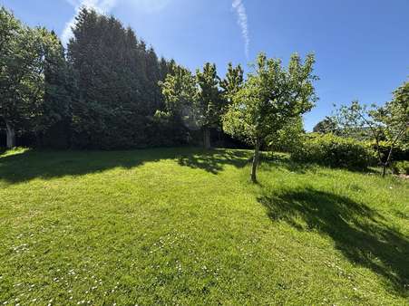 Garten Garten - Zweifamilienhaus in 32760 Detmold mit 215m² kaufen