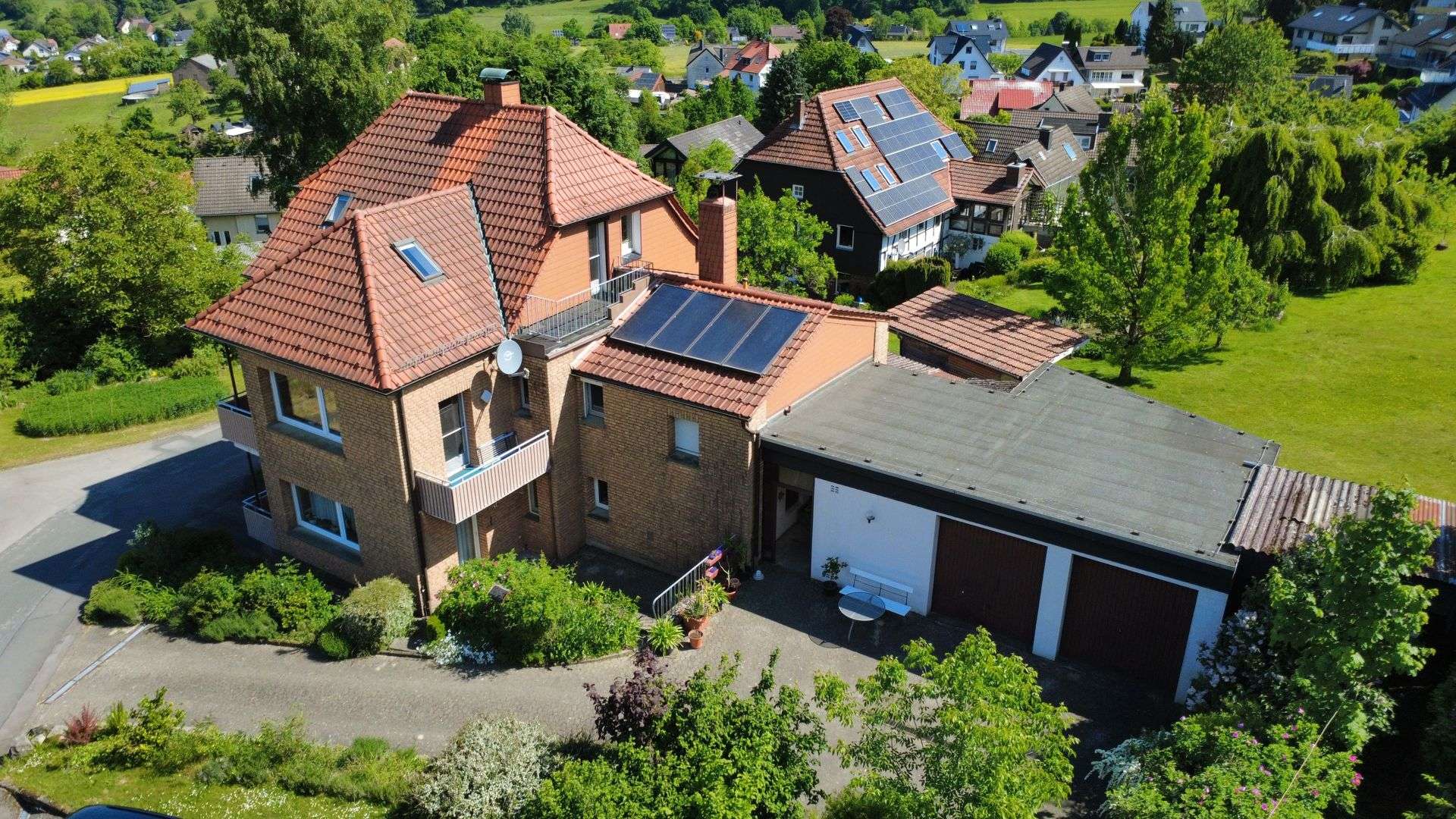 Exposéfoto Exposéfoto - Zweifamilienhaus in 32760 Detmold mit 215m² kaufen