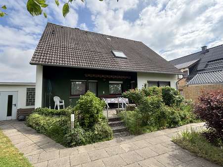 Rückseite Rückseite - Zweifamilienhaus in 32791 Lage mit 186m² kaufen