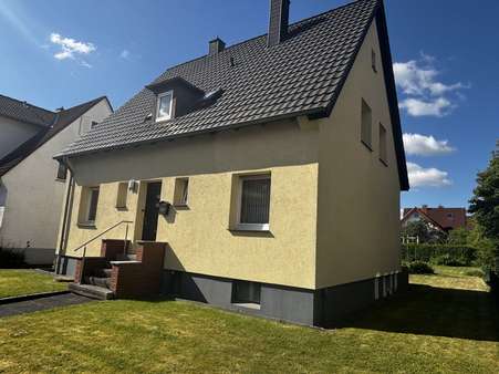 Straßenansicht_3 Straßenansicht_3 - Zweifamilienhaus in 32791 Lage mit 120m² kaufen