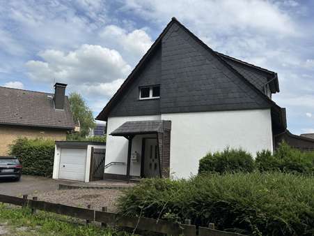 Straßenansicht - Einfamilienhaus in 32791 Lage mit 123m² kaufen