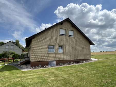 Seitenansicht - Haus in 32825 Blomberg mit 106m² kaufen