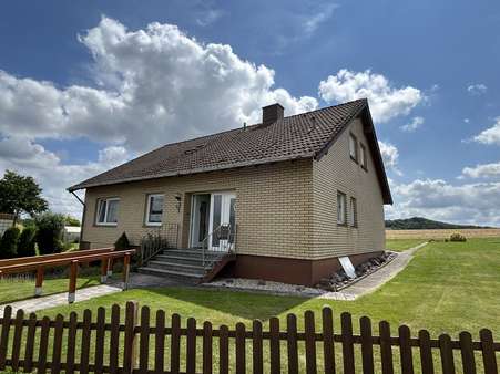 Straßenansicht - Haus in 32825 Blomberg mit 106m² kaufen