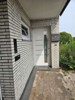 Eingang zur ELW Eingang zur ELW - Haus in 37671 Höxter mit 150m² kaufen