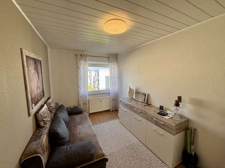 Kinderzimmer Kinderzimmer - Etagenwohnung in 33104 Paderborn / Schloß Neuhaus mit 72m² kaufen