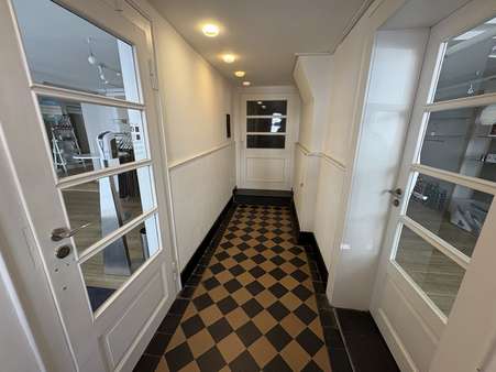 Eingangsbereich Eingangsbereich - Haus in 32756 Detmold mit 220m² kaufen