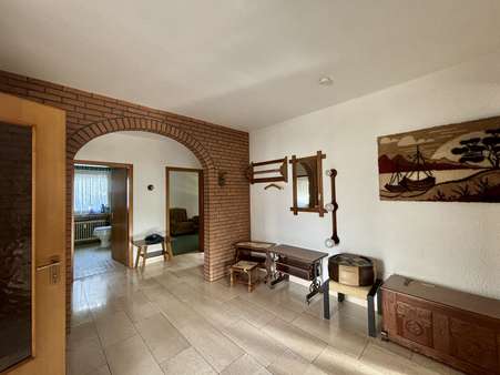 Flur EG Flur EG - Zweifamilienhaus in 33129 Delbrück mit 213m² kaufen
