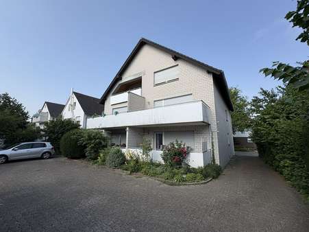 Rückwärtige Ansicht - Dachgeschosswohnung in 32756 Detmold mit 105m² kaufen