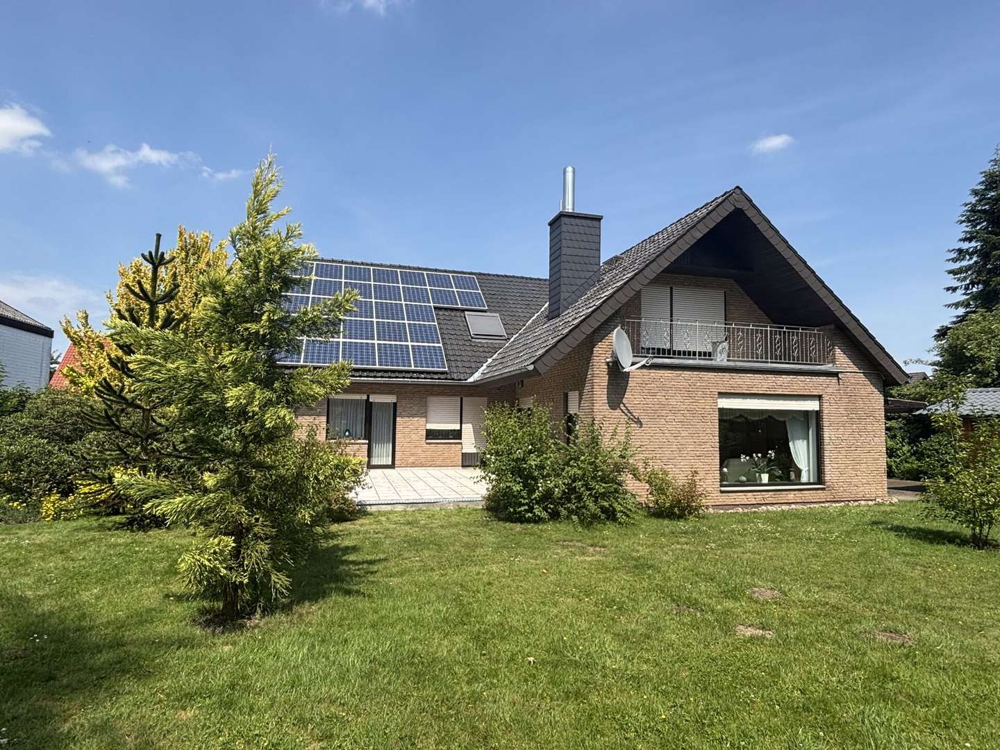 Exposéfoto Exposéfoto - Zweifamilienhaus in 32791 Lage mit 240m² kaufen