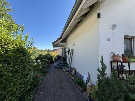 Außenansicht Außenansicht - Mehrfamilienhaus in 33178 Borchen / Kirchborchen mit 220m² kaufen