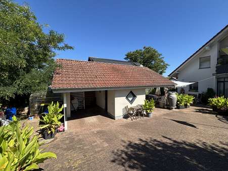 Außenansicht Außenansicht - Mehrfamilienhaus in 33178 Borchen / Kirchborchen mit 220m² kaufen
