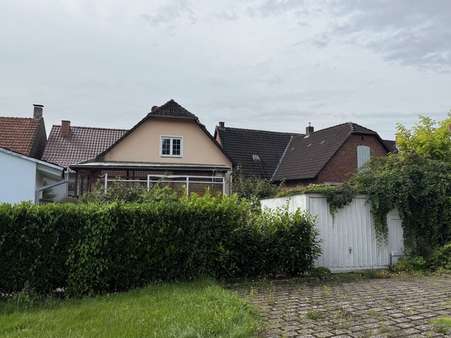 Rückansicht - Haus in 33039 Nieheim / Eversen mit 135m² kaufen