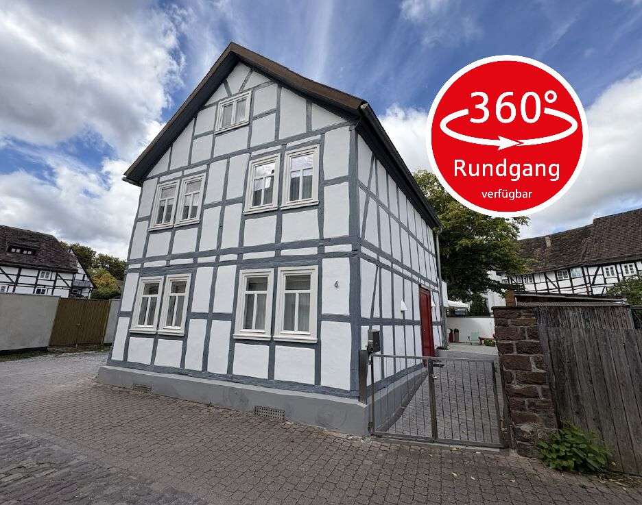 Titelbild Titelbild - Einfamilienhaus in 37671 Höxter mit 144m² kaufen