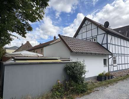 Rückansicht Rückansicht - Einfamilienhaus in 37671 Höxter mit 144m² kaufen