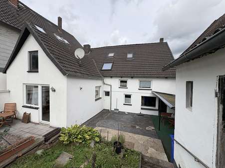 Rückansicht Rückansicht - Einfamilienhaus in 37688 Beverungen mit 160m² kaufen