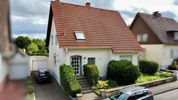 Ansicht von der Straße Ansicht von der Straße - Einfamilienhaus in 33098 Paderborn mit 147m² kaufen