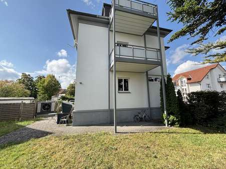 Rückseite mit Balkonen - Mehrfamilienhaus in 32791 Lage mit 344m² kaufen