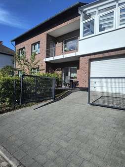 Einfahrt - Einfamilienhaus in 37671 Höxter mit 175m² kaufen