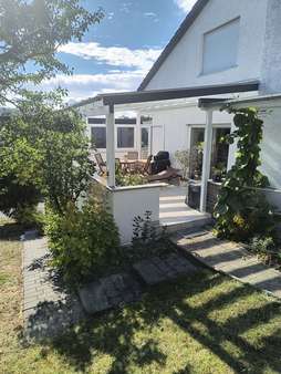 überdachte Terrasse - Einfamilienhaus in 37671 Höxter mit 175m² kaufen