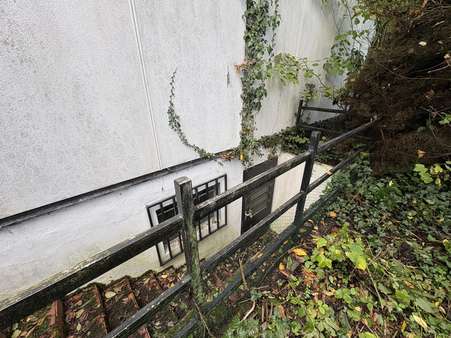Kellerzugang - Einfamilienhaus in 32825 Blomberg mit 101m² kaufen