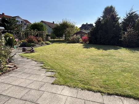 Blick von der Terrasse - Einfamilienhaus in 32756 Detmold mit 130m² kaufen