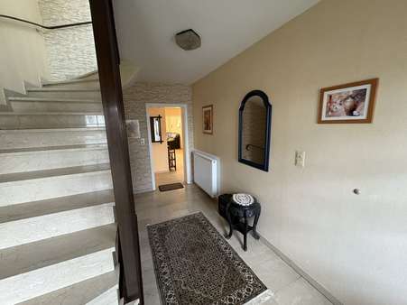 Flur EG - Zweifamilienhaus in 33104 Paderborn / Sennelager mit 205m² kaufen