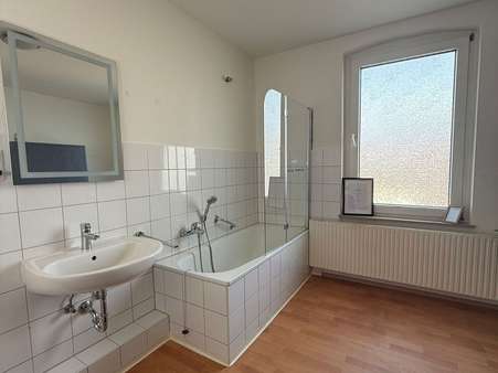 Badezimmer - Etagenwohnung in 33102 Paderborn mit 80m² kaufen
