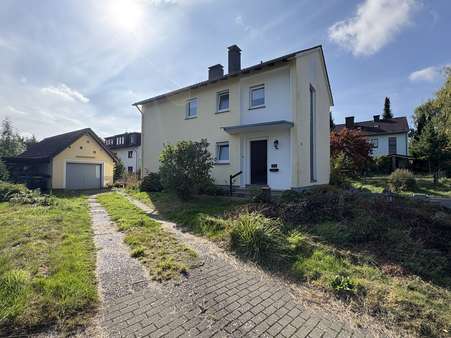 Straßenansicht - Einfamilienhaus in 32760 Detmold / Spork-Eichholz mit 120m² kaufen