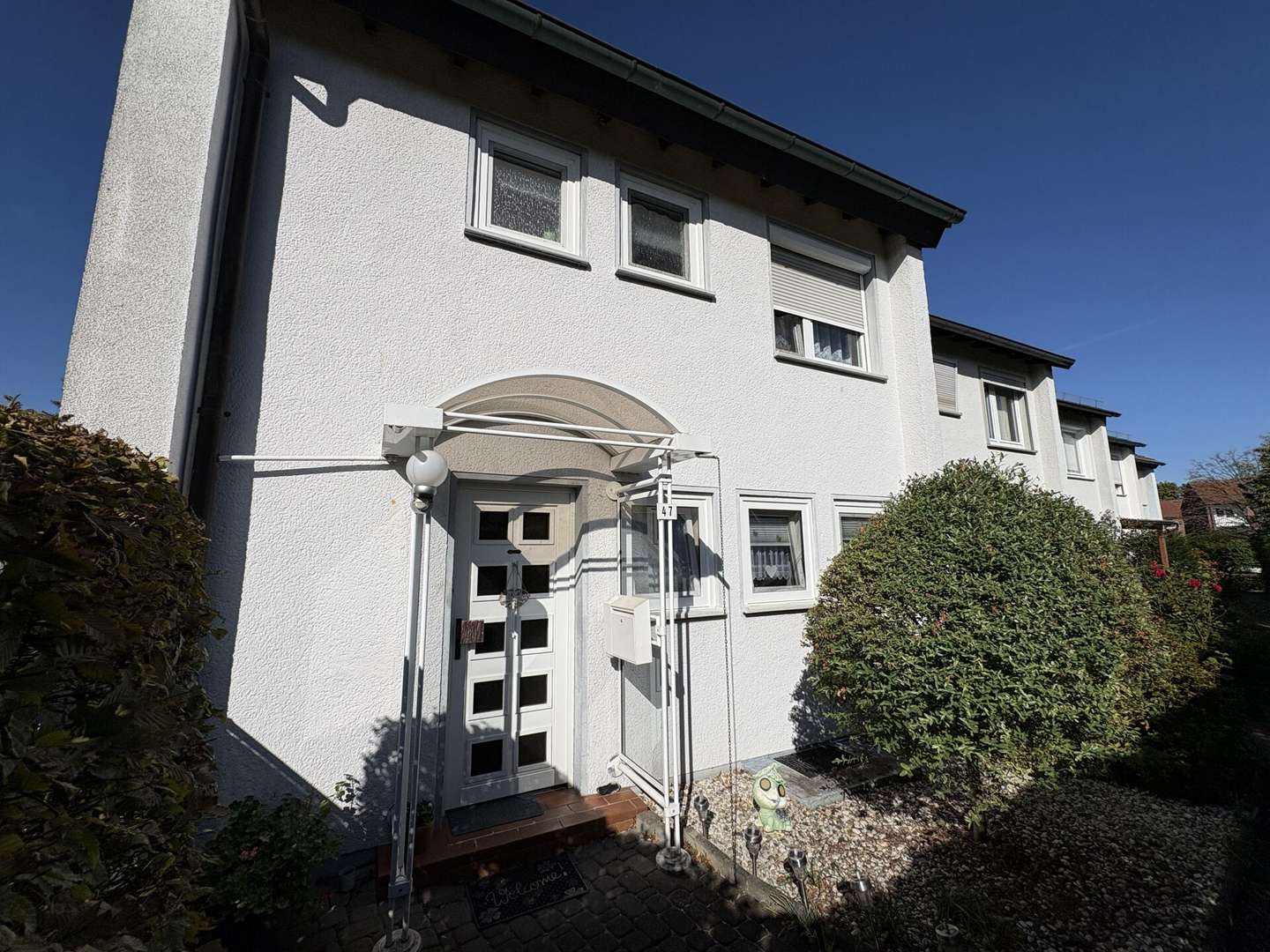 Außenansicht Außenansicht - Reihenendhaus in 32756 Detmold mit 80m² kaufen