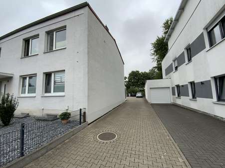 Reihenhäuser Reihenhäuser - Reihenendhaus in 33104 Paderborn / Schloß Neuhaus mit 149m² kaufen