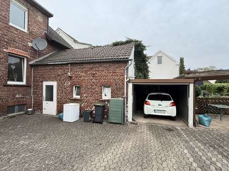 Stallanbau mit Garage - Zweifamilienhaus in 32791 Lage mit 130m² kaufen