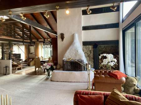 Blick in den Wohnbereich - Dachgeschosswohnung in 32805 Horn-Bad Meinberg / Horn mit 147m² kaufen