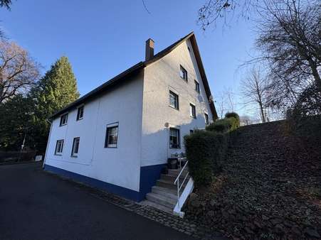Seitenansicht - Zweifamilienhaus in 32676 Lügde mit 220m² kaufen