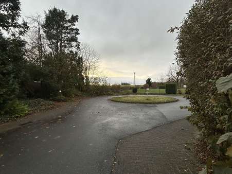 Straße/Wendehammer - Bungalow in 34439 Willebadessen / Eissen mit 129m² kaufen