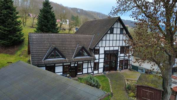 Gesamtansicht - Haus in 34431 Marsberg / Oesdorf mit 205m² kaufen