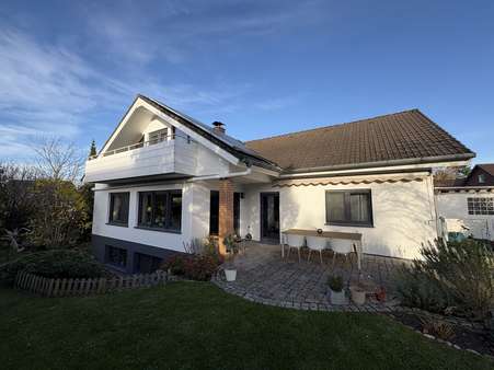 Gartenansicht - Zweifamilienhaus in 32760 Detmold mit 203m² kaufen