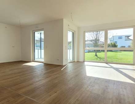 Wohnzimmer - Erdgeschosswohnung in 32760 Detmold / Hiddesen mit 70m² kaufen