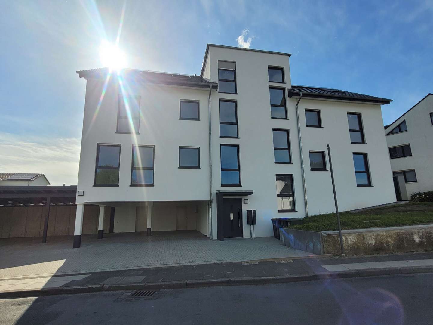 Hausansicht - Erdgeschosswohnung in 32760 Detmold / Hiddesen mit 70m² kaufen