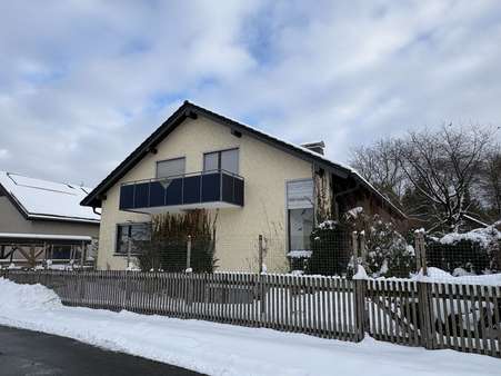 Außenansicht - Zweifamilienhaus in 33184 Altenbeken mit 188m² kaufen