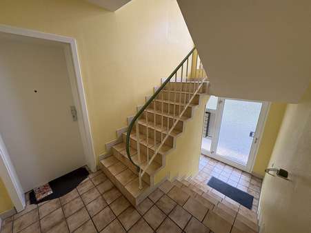 Treppenhaus - Etagenwohnung in 32760 Detmold / Spork-Eichholz mit 64m² kaufen