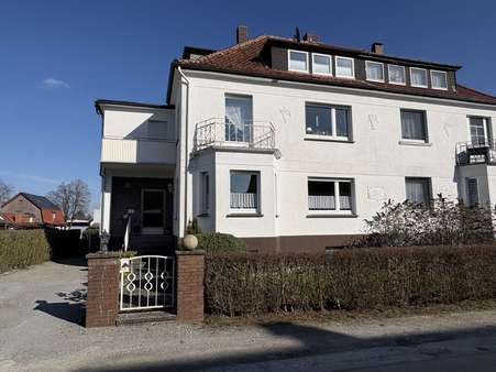 Straßenansicht - Doppelhaushälfte in 32805 Horn-Bad Meinberg / Horn mit 198m² kaufen