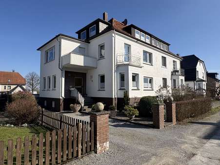 Straßenansicht - Doppelhaushälfte in 32805 Horn-Bad Meinberg / Horn mit 198m² kaufen