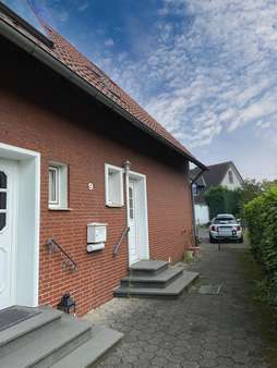 Hauseingang rechts - Doppelhaushälfte in 33335 Gütersloh mit 71m² kaufen