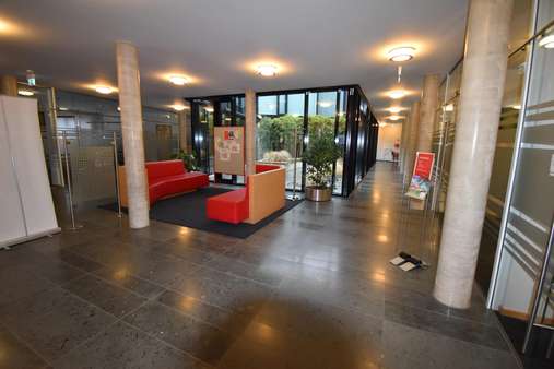 Empfang - Büro in 33775 Versmold mit 311m² mieten