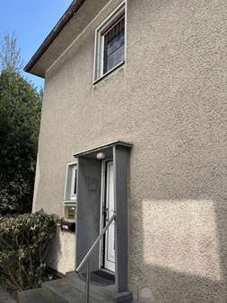 Eingangsansicht - Mehrfamilienhaus in 33330 Gütersloh mit 159m² kaufen