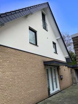 Eingangsansicht - Zweifamilienhaus in 33335 Gütersloh mit 156m² kaufen